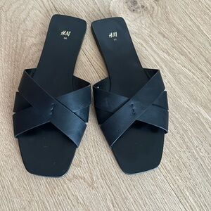H&M flat slides